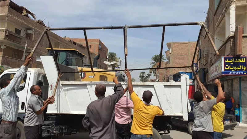 548 مضبوطات متنوعة خلال حملة مكبرة لرفع الإشغالات بمدينة جهينة بسوهاج