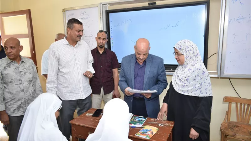 مدير تعليم سوهاج يناقش ملامح البكالوريا المصرية مع طلاب البلينا
