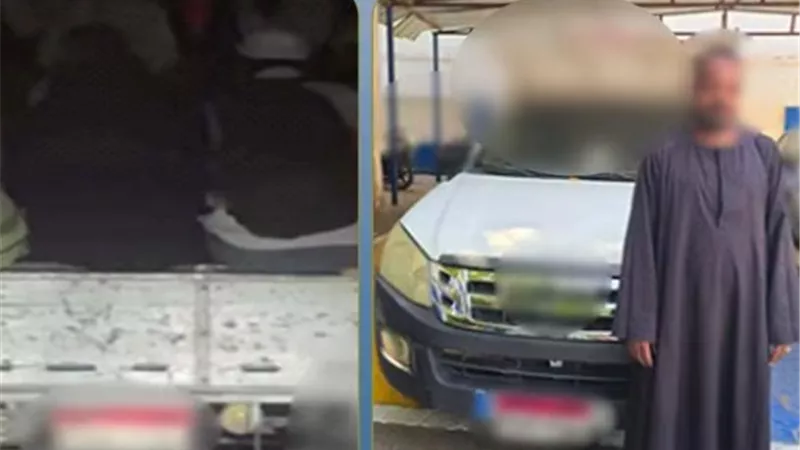 ضبط قائد سيارة ربع نقل سمح لأشخاص بالجلوس أعلى الصندوق الخلفي في القاهرة