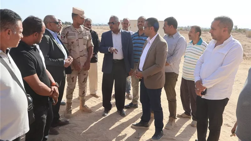 نائب محافظ سوهاج يتفقد سير العمل بمحطتي معالجة الصرف بالغريزات والجلاوية 