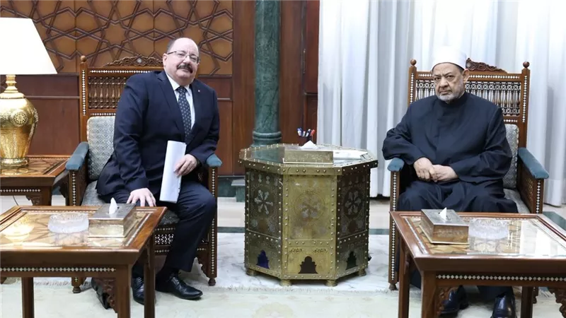شيخ الأزهر يستقبل سفير سلوفاكيا بالقاهرة.. دعوة للتحرك لإنهاء مأساة فلسطين  