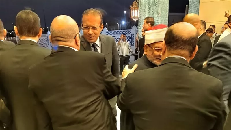 بالصور.. أحمد كريمة يشارك في عزاء المستشار أحمد الزند بمسجد المشير طنطاوي