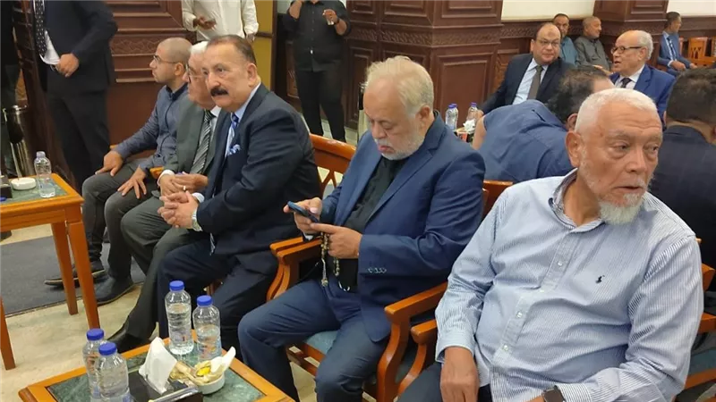 أشرف زكي يشارك في عزاء المستشار أحمد الزند بمسجد المشير طنطاوي