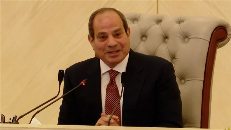 رسائل السيسي بمقر القيادة الاستراتيجية.. كشف حساب صدمات الاقتصاد واستراتيجية حماية الموارد