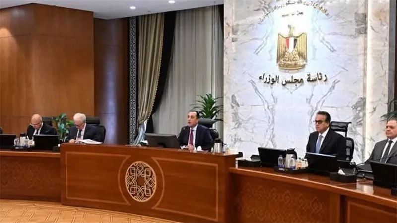 أبرزها وقف العمل عن بعد.. مجلس الوزراء يوافق على 9 قرارات جديدة