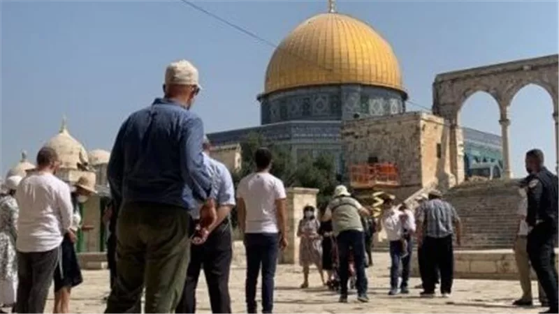 تصعيد غير مسبوق في القدس.. وزراء نتنياهو يقتحمون الأقصى والمستوطنون يحاصرون حائط البراق