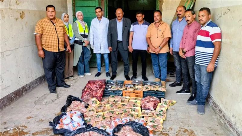 ضبط 264 كجم لحوم ودواجن فاسدة خلال حملات مكبرة بحي شرق سوهاج