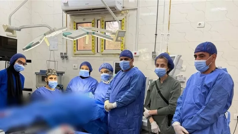بـ4 شرائح و20 مسمارًا طبيًا.. إنقاذ مريض من كسور بالفك السفلي في المنيا