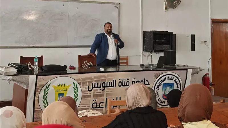 لتوعية الطلاب.. جامعة القناة تعقد ندوة حول فرص العمل في ظل التحول الرقمي  