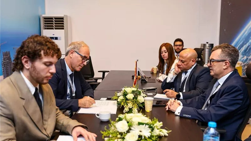 وزير التخطيط يبحث مع منظمة التعاون الاقتصادي إطلاق المرحلة الثانية من البرنامج القُطري