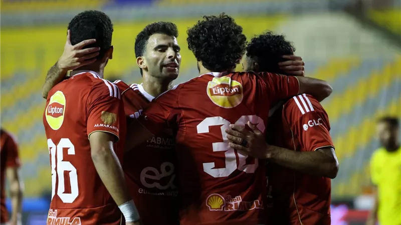 قبل قمة الزمالك.. عموتة يدرس فرض معسكر مغلق للأهلي لمدة 48 ساعة
