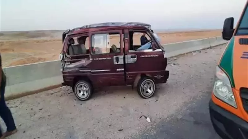 إصابة 7 أشخاص في انقلاب سيارة تومناية على محور الضبعة بالبحيرة.. ونقل 6 مصابين للمستشفى