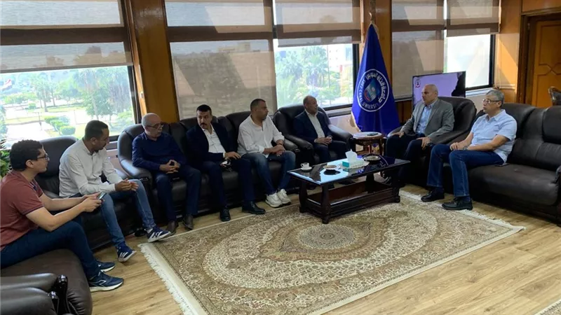وفد من اللجنة المنظمة لدورة الألعاب الإفريقية يزور جامعة قناة السويس 