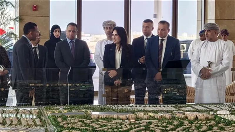 وزيرة الإسكان تبحث في سلطنة عمان فرص الاستثمار العقاري وتطوير مدينة مسقط 