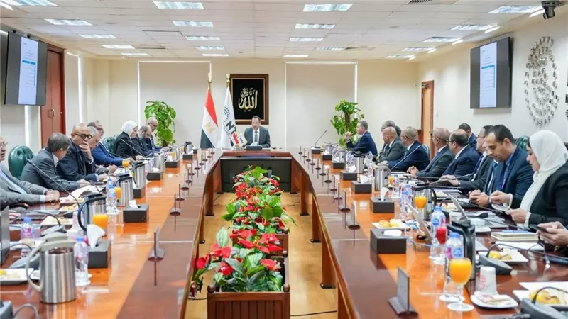 وزير الاتصالات: إنتاج أكثر من 10 ملايين جهاز محمول خلال عام 2025 