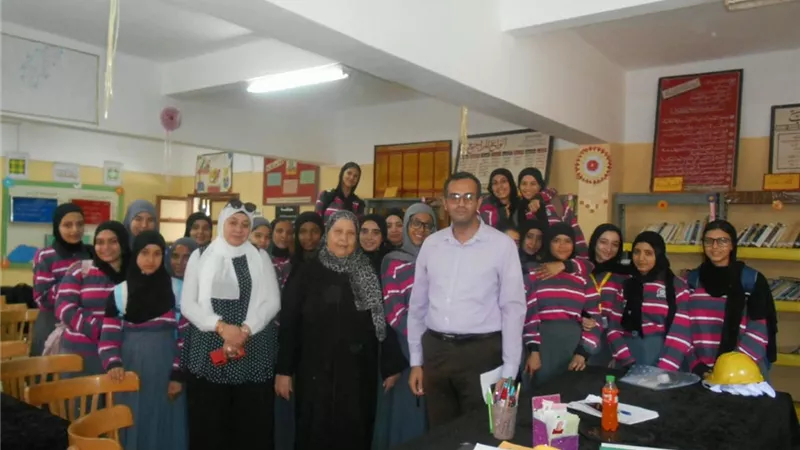 جامعة قناة السويس تنظم ندوات توعوية لتعزيز الوعي لطلاب المدارس