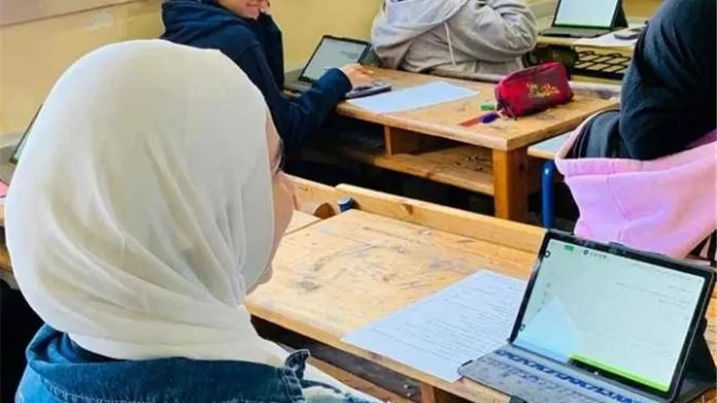 تابلت أولى ثانوي 2026.. الفئات المستحقة والأوراق المطلوبة وخطوات الاستلام