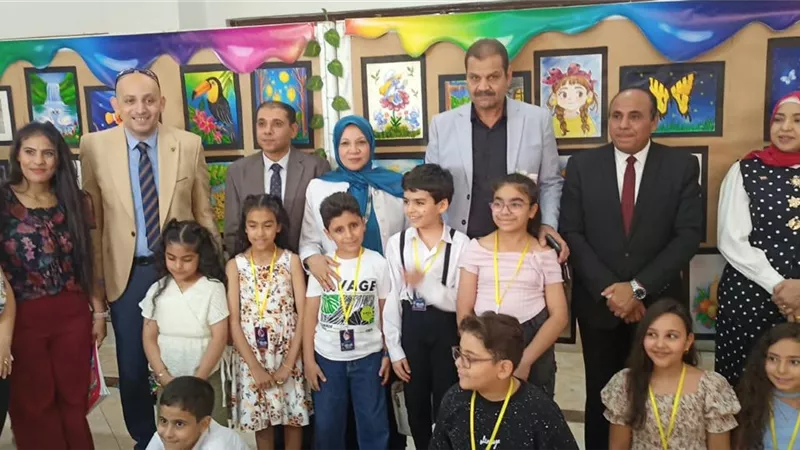 «طاقات ملونة».. 250 عملًا فنيًا لطلاب مدرسة السلام الخاصة في معرض بجامعة سوهاج