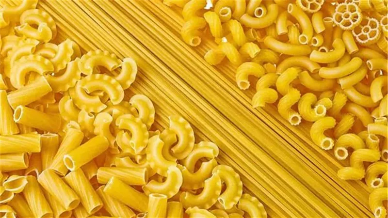 التموين تنفي رفع سعر المكرونة وتؤكد توفرها على بطاقات الدعم ب8.5 جنيه