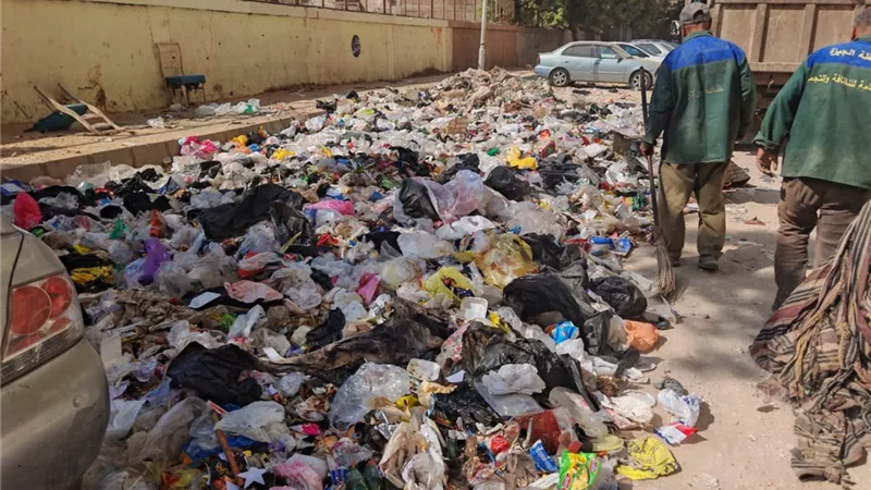 حملات مكثفة لرفع كفاءة النظافة في بولاق الدكرور.. تعرف على المناطق المستهدفة