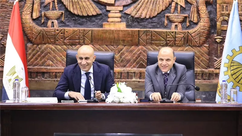 وزير التعليم يبحث تطوير مدارس الغربية ويحسم موعد القضاء على الفترات المسائية