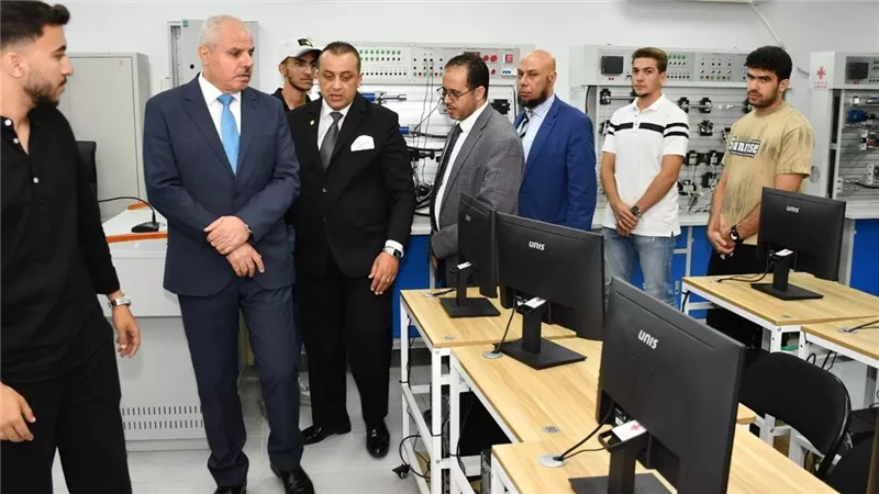 رئيس جامعة قناة السويس يشهد حفل استقبال الطلاب الجدد بكلية الزراعة.. صور