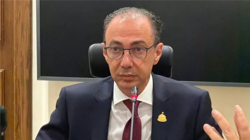 بالتزكية والإجماع.. شريف باشا يحتفظ برئاسة «صحة النواب» لدور الانعقاد الثاني