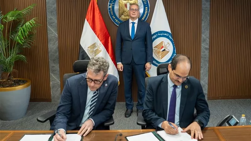 باستثمارات 88 مليون دولار.. مصر توقع مع شيفرون اتفاقية للبحث عن الغاز والبترول 