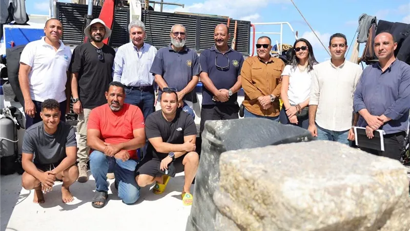 وزير السياحة والآثار يتفقد أعمال حفائر بعثة المعهد الأوروبي للآثار البحرية بمنطقة الميناء الشرقي بالإسكندرية