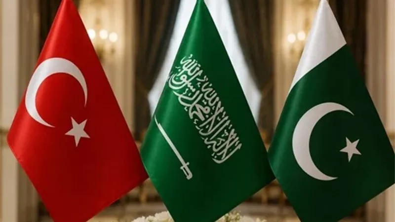السعودية وباكستان وتركيا تفعلان التزامات «حلف مكة»