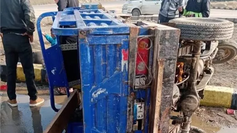 إصابة 5 أشخاص في انقلاب تروسيكل بطريق إهناسيا بني سويف