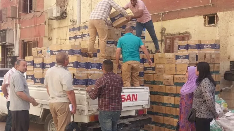 محافظ أسيوط: ضبط 409 كراتين مياه شرب غير مدرجة بقائمة الآبار المرخصة
