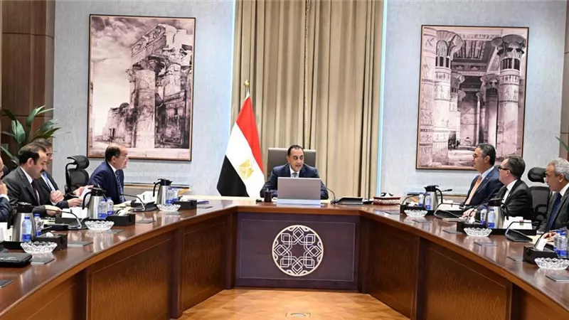 رئيس الوزراء يتابع جهود زيادة مخزون السلع الاستراتيجية واستقرار الأسواق