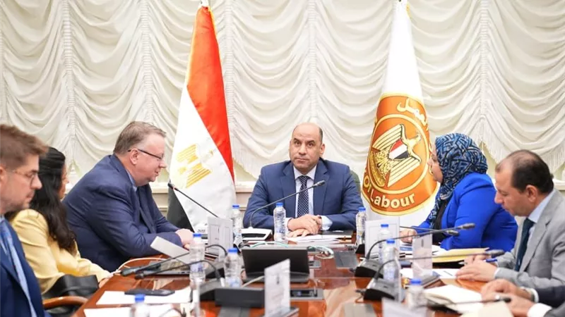 وزير العمل يحسم مستجدات استراتيجية التشغيل.. 1.4 مليون فرصة عمل سنويًا