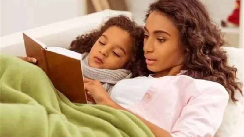 قبل يوم دراسي جديد.. 7 عادات تمنح الطفل مساءً أكثر هدوءًا