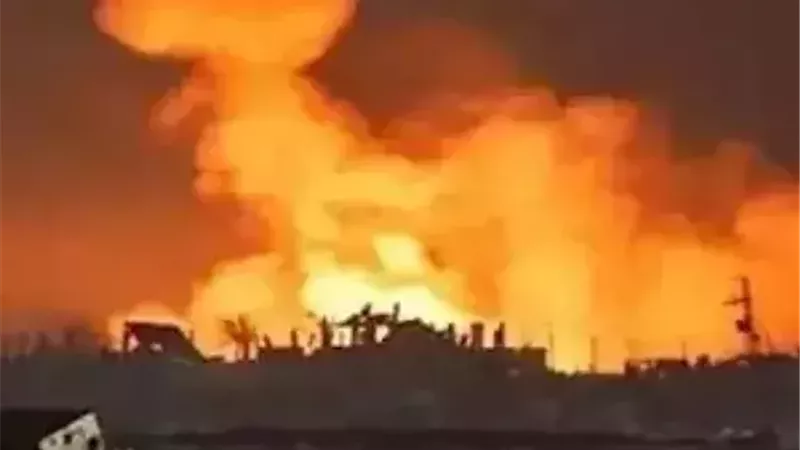 دوي انفجار يهز محيط جزيرة قشم في مضيق هرمز