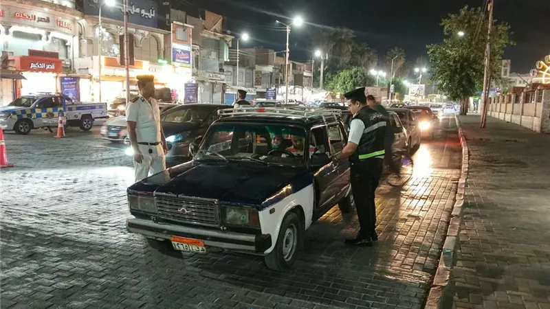 حملة مرورية مكثفة بنطاق مديرية التربية والتعليم وكازانوفا بسوهاج
