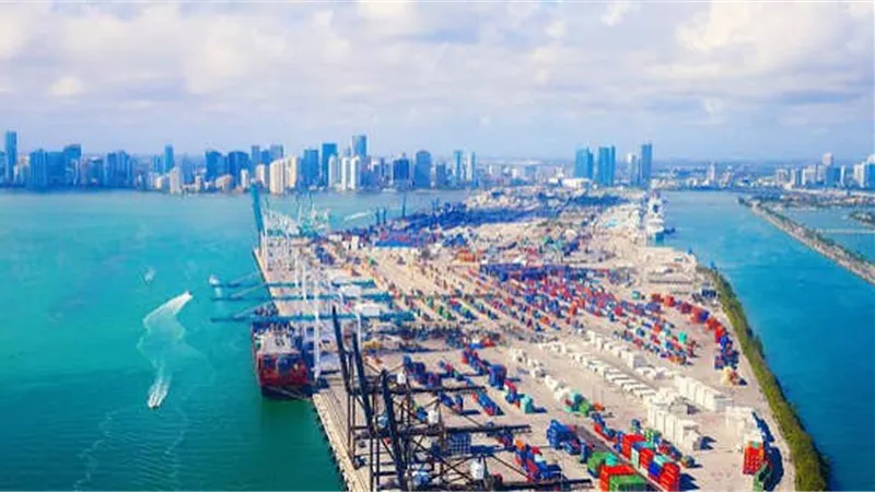 العجز التجاري الأمريكي يرتفع 13.7%.. أعلى مستوى منذ أوائل 2025