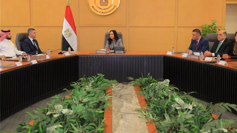 استعدادات مبكرة لموسم الحج.. «التضامن» توقع بروتوكولًا جديدًا لخدمة الحجاج