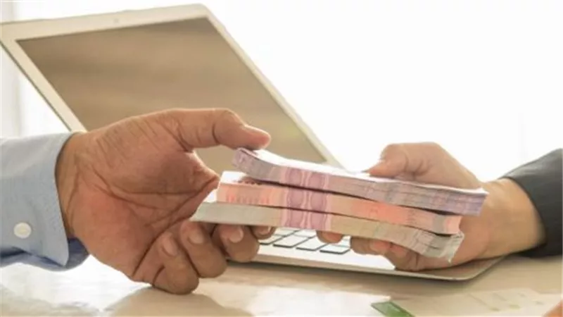 139.8 مليار دولار قروض عالية المديونية تحت ضغط التعثر.. والتكنولوجيا في الصدارة