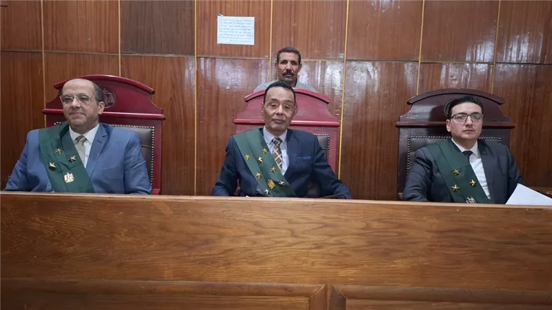  المؤبد لعامل وغرامة 100 ألف جنيه لاتجاره بالمخدرات واحرازه سلاحين دون ترخيص في سوهاج