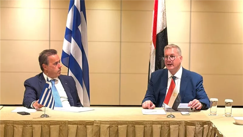 وزير البترول يبحث مع نظيره اليوناني دفع الشراكة المصرية اليونانية في مجال الطاقة 