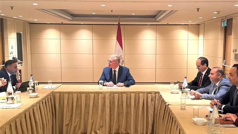 وزير البترول يبحث مع رئيس أركيوس إنرجي تسريع خطط تنمية حقول الغاز وزيادة الإنتاج
