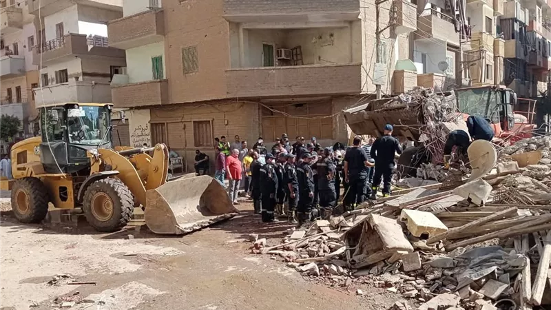 انهيار أجزاء من عقار في شرق الإسكندرية دون إصابات بشرية 