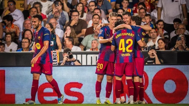ضربة لـ برشلونة قبل خيتافي.. رافينيا يغيب وفليك أمام 3 حلول