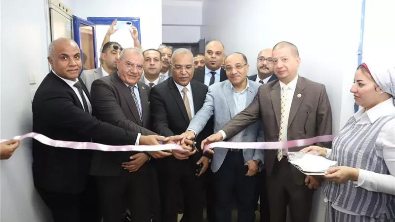 عباس صابر يفتتح مقر النقابة العامة للعاملين بالبترول بأسيوط لتعزيز الخدمات النقابية بالصعيد