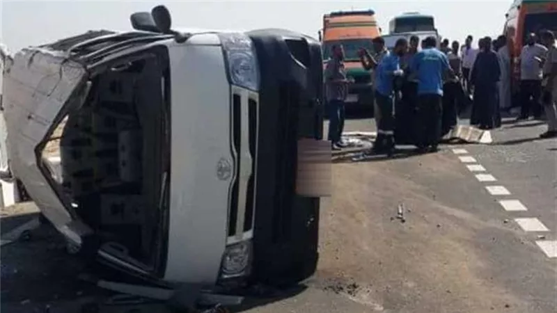 جميعهم من الفشن.. إصابة 7 أشخاص إثر انقلاب ميكروباص بعد كمين سمسطا 