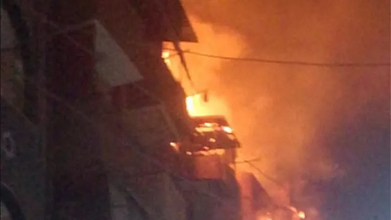 بسبب أنبوبة.. إصابة طفل ومسن إثر اندلاع حريق بميت يعيش 