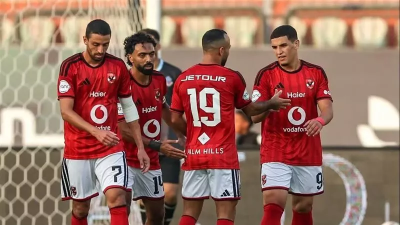 من يقود هجوم الأهلي أمام الزمالك؟ منافسة قوية بين بقرار وبنجديدة قبل القمة