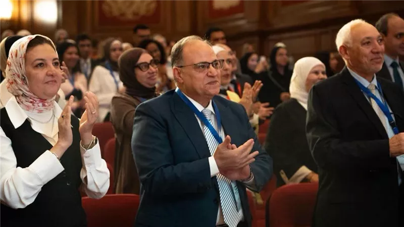 رئيس هيئة الدواء المصرية يستعرض خطط التحول الرقمي في مؤتمر «فارما 360»
